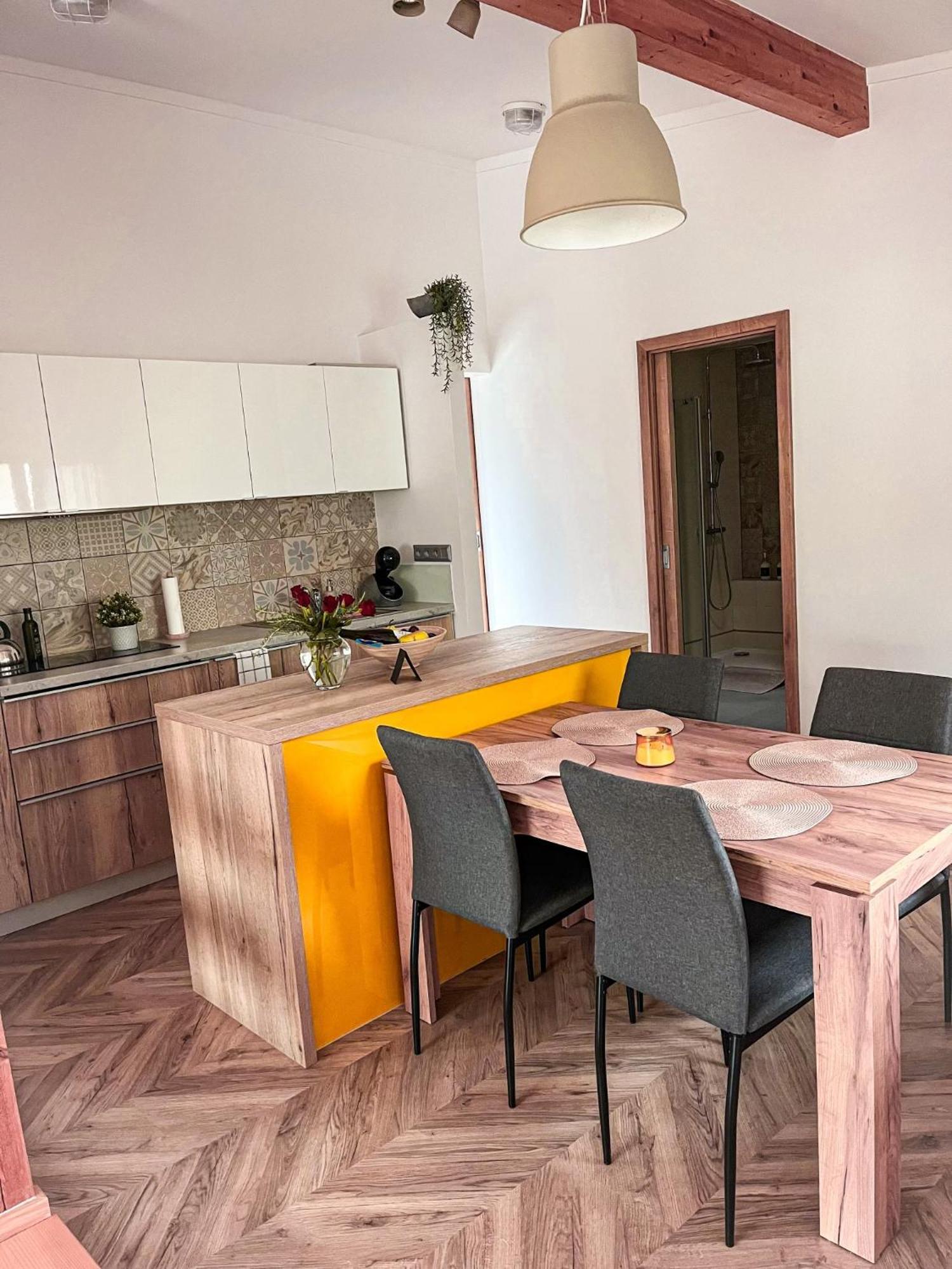 Apartman Niklan Рожнов-под-Радгоштем Экстерьер фото